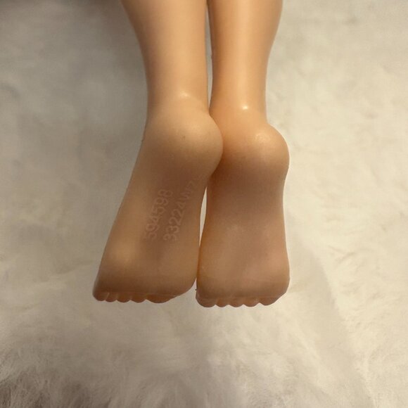 Rainbow High Amaya Raine Shimmer 11" Fashion Doll 2019 (SKU: 325TO) - Picture 9 of 14